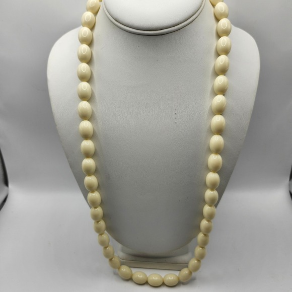 Trifari Jewelry - Vintage Trifari Cream Oval Faux Pearl Bead‎ Necklace Gold Tone Spring Ring Clasp